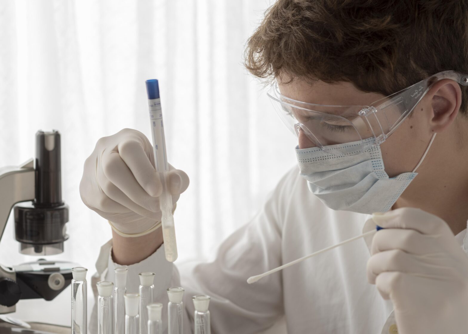 MIT researchers on AI-Designed Antibiotics Target Drug-Resistant Gonorrhoea and MRSA