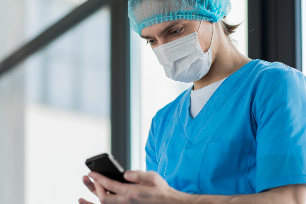 HIPAA-Compliant Texting for Small Clinics