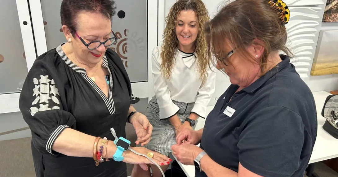 Margaret Bennett and Summa Stephens demonstrating the Respiree device. Image courtesy of the Southern New South Wales Local Health District.